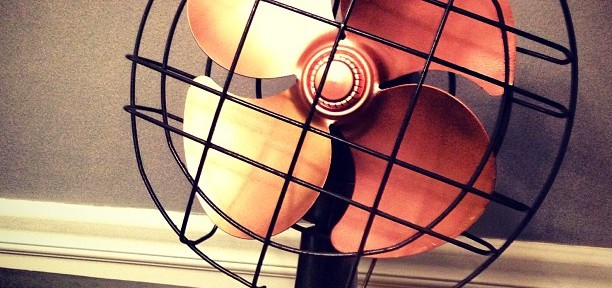 Revived Black & Gold Vintage Kenmore Fan  {DIY Fan Restoration}