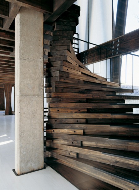 rustic-wood-spiral-staircase