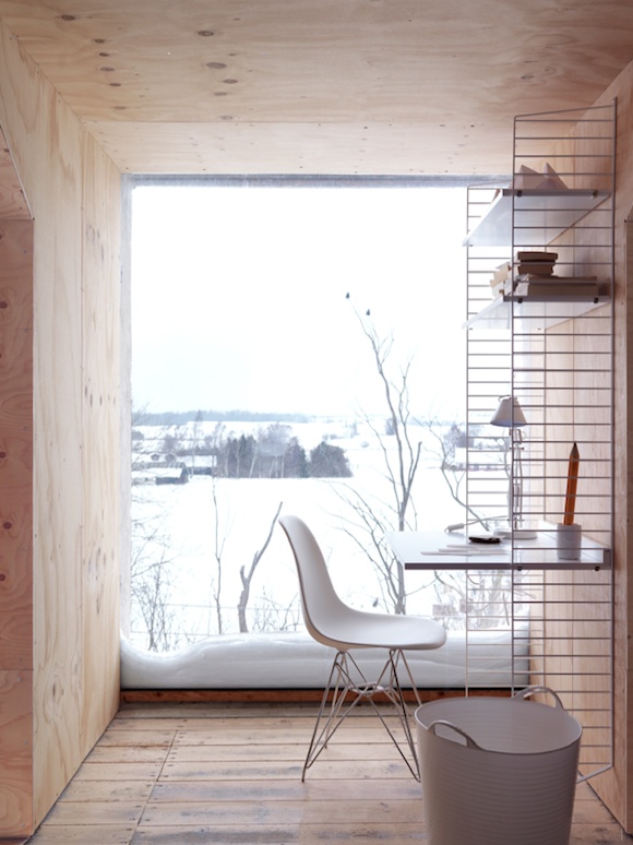 light-wood-bright-minimal-office